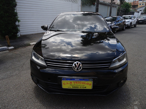 Volkswagen Jetta 2.0 Comfortline Flex 4p Automática