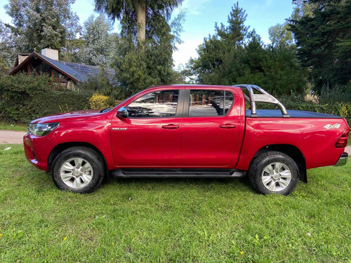 Toyota Hilux 2.8 Cd Srv 177cv 4x4 At 2018