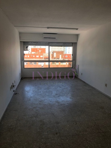  Venta Departamento De 3 Dormitorios En Muy Buena Torre En El Corazón De La Peninsula.