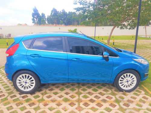 Ford New Fiesta 1.6 Azul Com Rodas Esportivas