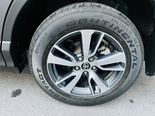 Toyota RAV4 2.5 Le At