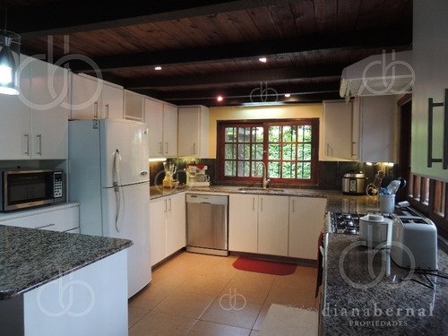 Imagen 5 de 18 de Casa En Pinares, Punta Del Este, 5 Dormitorios, Piscina Y Parrillero.- Ref: 43243