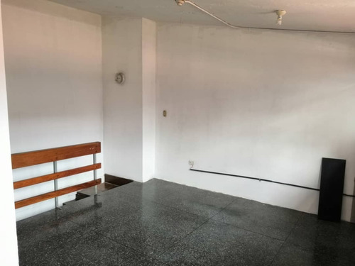Imagen 6 de 17 de Se Vende Local Comercial En Avenida Bolívar Norte De Valencia
