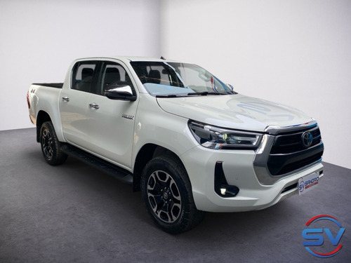 Toyota Picape Cabine Dupla SRX 2.8 TDI CD 4x4 (Aut)