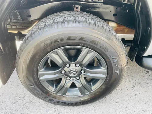 Toyota Hilux 2.7 Cabina Doble Sr Mt