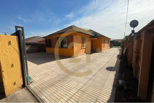 Arrienda Casa Sector Aeródromo 3 Dorm+2baños+estac+piscina