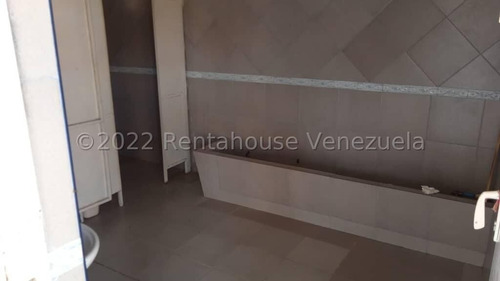 Imagen 4 de 22 de Excelente Centro Familiar Con Amplias Instalaciones. 04165613046 Cod Mls 23-8267
