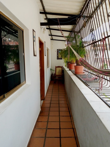 Imagen 10 de 12 de Casa En Venta Catia C21 Plaza Francia 04125033903 Dv-ce-010