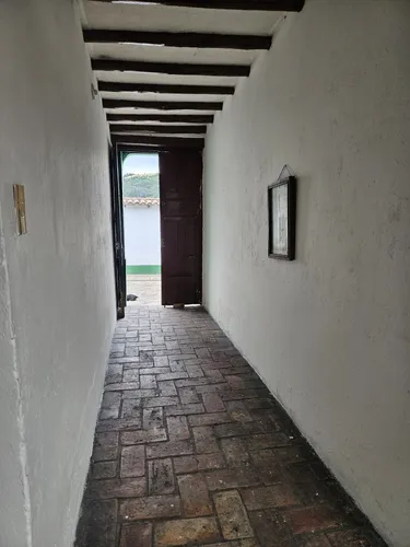 Excelente Oportunidad De Inversion. Casa Esquinera.