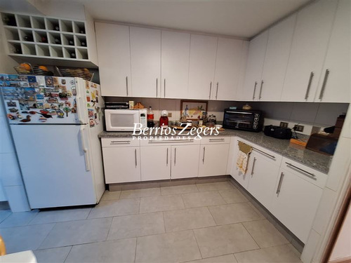 Casa Venta 4 Dormitorios, San Carlos De Apoquindo,las Condes