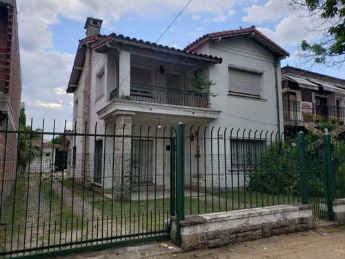 2 Chalet En Dos Plantas Sobre Amplio Lote Ideal Dos Familias