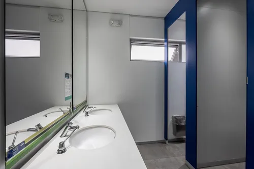 Oficina En Arriendo/venta En Chico Norte. Cod A1094081