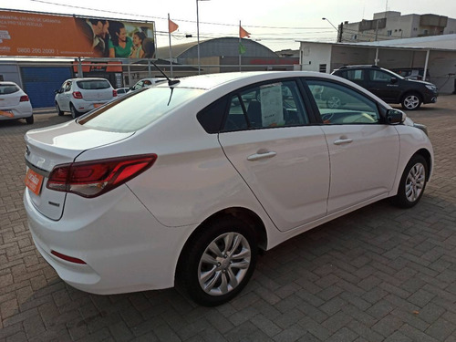 Imagem 9 de 10 de Hyundai Hb20s 1.6 Comfort Plus 16v Flex 4p Automático