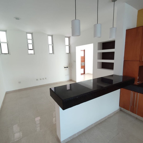 Imagen 6 de 26 de Casa En Renta De Una Sola Planta Con Alberca Zona Norte Meri