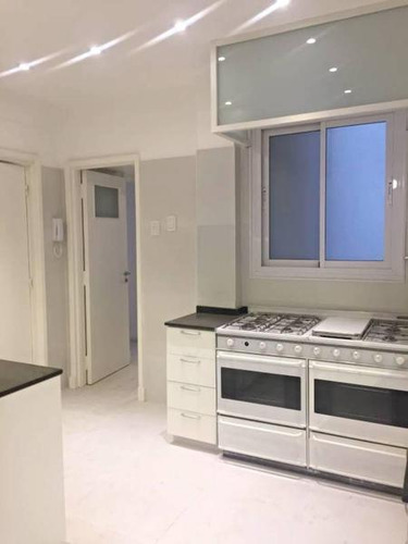 Departamento En Venta En Recoleta.