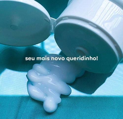Imagem 4 de 12 de Kit 1 Sh 300ml + 1 Cond 300ml Hyalura Reconstrução Vs