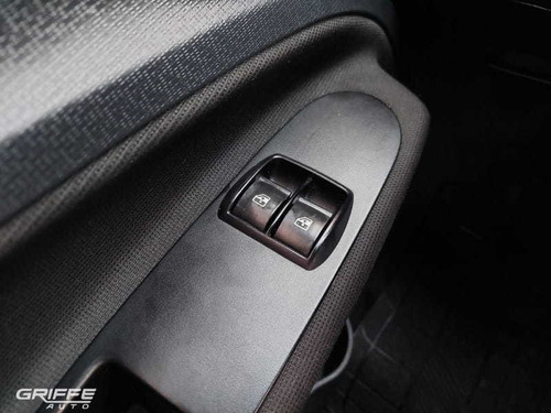 Imagem 11 de 12 de Fiat Uno Attractive 1.0 2016