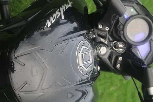 Pulsar Ns 200 Fi Negro Brillante Modelo: 2022