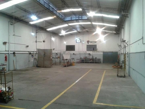 Imagen 7 de 12 de Amplio Galpon En Venta Con Oficinas