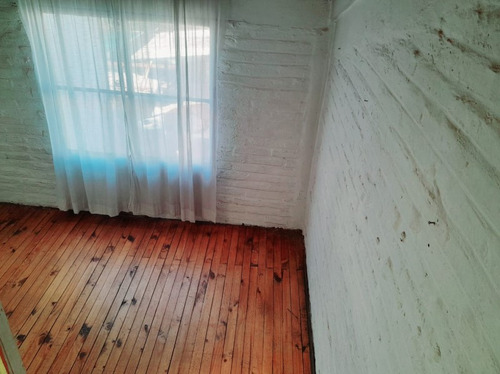Venta Casa 3 Pisos. A Pasos Metro Elisa Correa