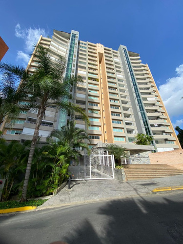 Vende Apartamento A Estrenar En Res. Gran Mandalay, Urb. El Bosque.