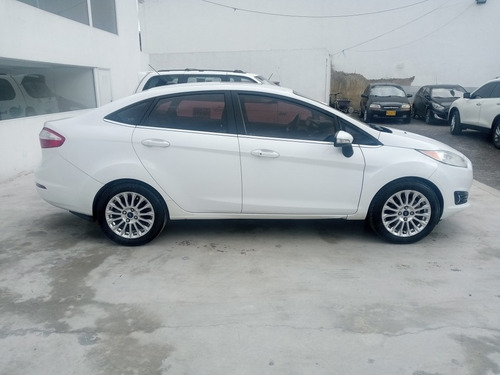 Imagen 6 de 21 de Ford Fiesta 1.6 Titanium