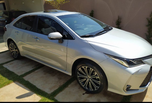 Imagem 2 de 4 de Toyota Altis 20/20