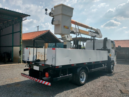 Imagem 5 de 25 de Ford Cargo 816s - 2013 - 6x4 - Equipado Com Cesto Aéreo Guit
