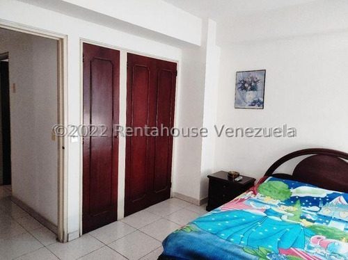 Cómodo Apartamento En Venta En Roca Lisa Zona Este. Pm