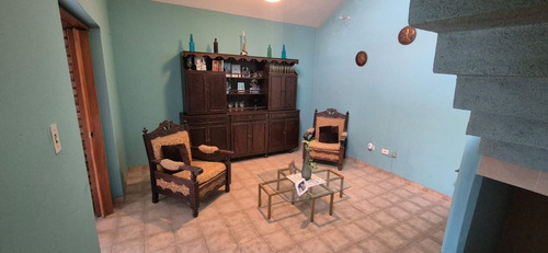 Casa 4 Dor Con 2 Locales Comerciales, La Calera
