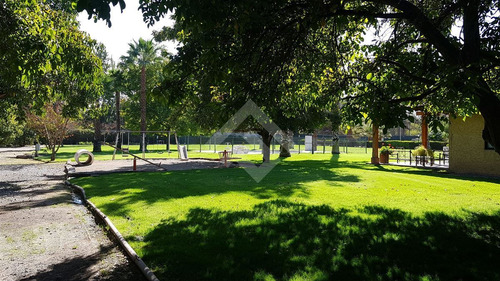 Casa En Venta De 4 Dorm. En Colina Las Brisas