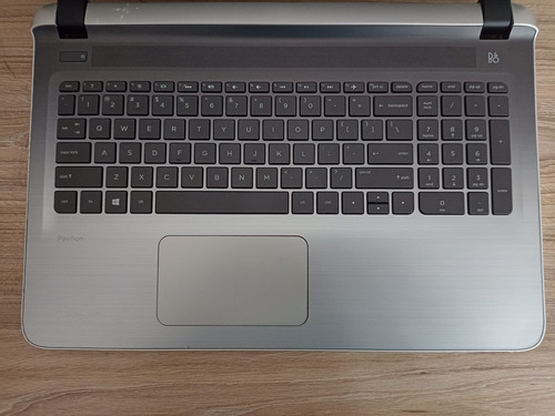 Elegante Laptop Hp Pavilion Notebook 15z Amd A8 Touch 15.6 (Reacondicionado)