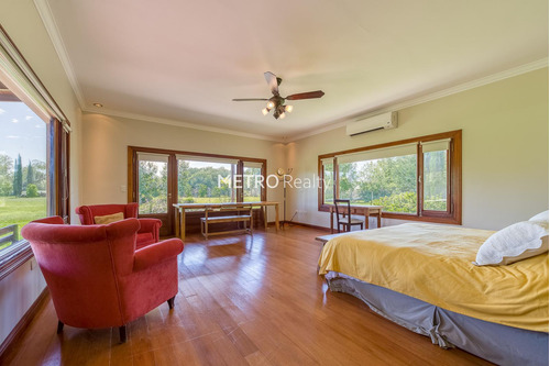 Casa En Venta 8 Ambientes En Barrio Privado Loma Escondida, Open Door