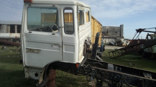 Renault 300 (solo Cabina)