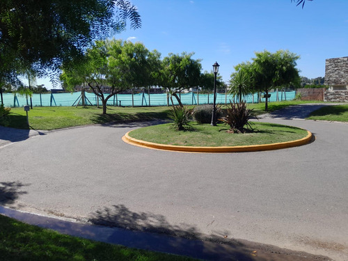 Casa 4 Ambientes En Venta Barrio San Alfonso, Pilar Del Este