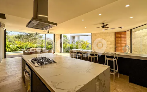 Casa En Venta En Mérida, Yucatán Country Club, Privada Oasis