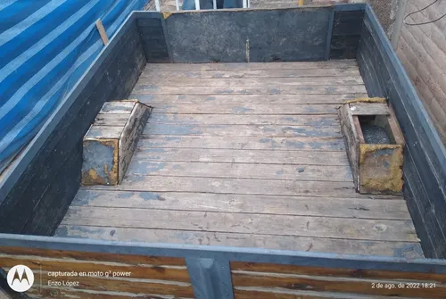 Carro De Remolque, Chasis De Metal Y Estructura De Madera