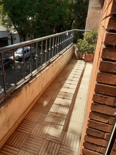 Hermosa: 4 Dor, 2 B, 2 Plantas, Terraza, Balcón. Si Banco