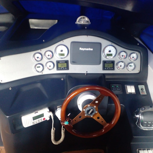 Imagem 3 de 16 de Cigarette 360 - 2014 - 2x Volvo D3 220 Hp - Ñ Excalibur