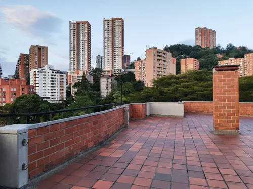 Apartamento En Arriendo En Castropol. Cod A16730