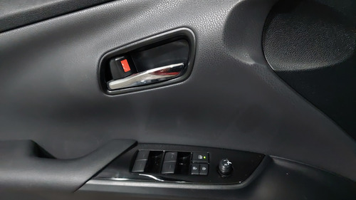 Toyota Prius 1.8 HYBRID BASE AUTO