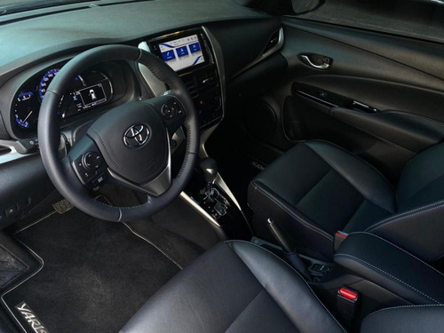 Imagem 4 de 15 de Toyota Yaris Hatch 1.5 16v Flex Xls Connect Multidrive C...