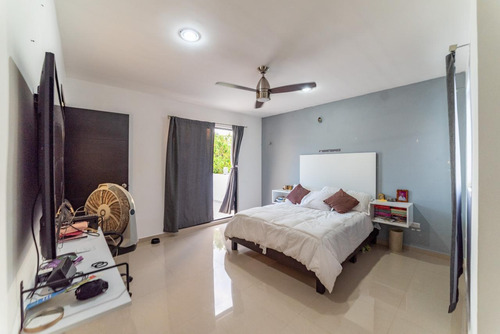 Casa En Venta En Privada Al Norte De Mérida-yucatán, Con 4 Hab Y Pisci