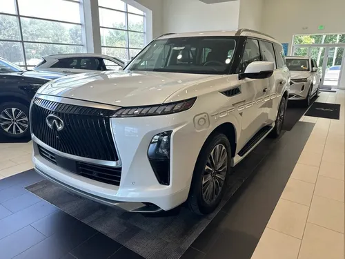 Infiniti Q80