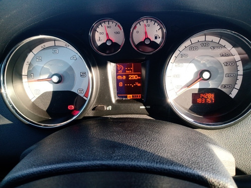 Imagen 9 de 15 de Peugeot 408 2016 1.6 Feline Hdi 115cv