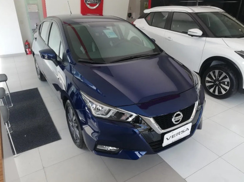 Nissan Versa Advance Mt