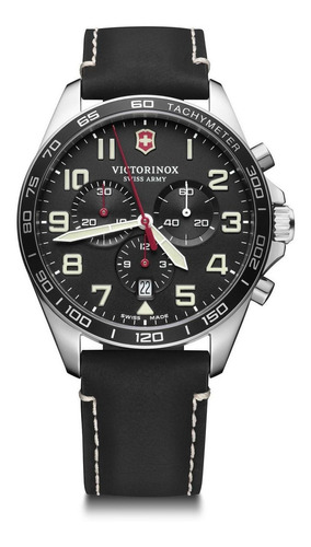 Reloj pulsera Victorinox Fieldforce Chrono de cuerpo color plateado, analógico, para hombre, fondo negro, con correa de cuero color negro, agujas color blanco y rojo, dial blanco, subesferas color negro, minutero/segundero blanco, bisel color negro y blanco y hebilla simple