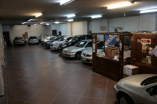 Local Ph Ciudad Vieja Actual Parking