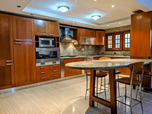 Townhouse En Urb. La Viña Gm