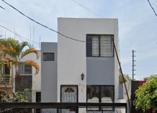 Casa En Venta, Calle Lisboa, Colonia San Elias, Guadalajara Jalisco 